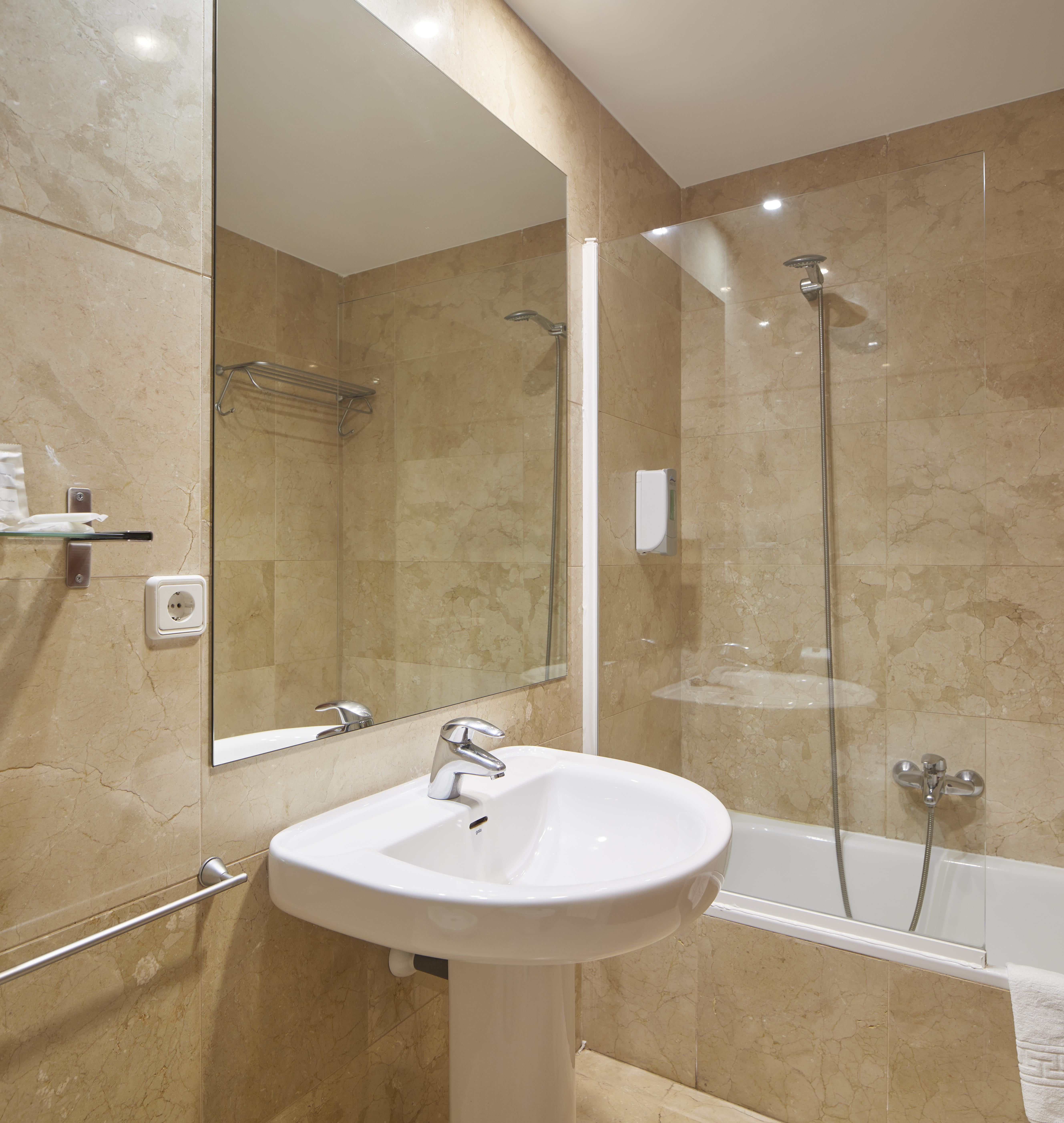 Iraipe Logrono Hotel Ngoại thất bức ảnh